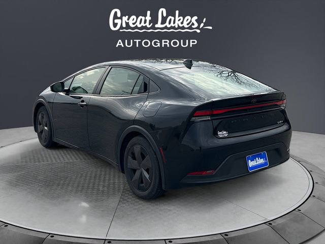Used 2024 Toyota Prius LE image 3