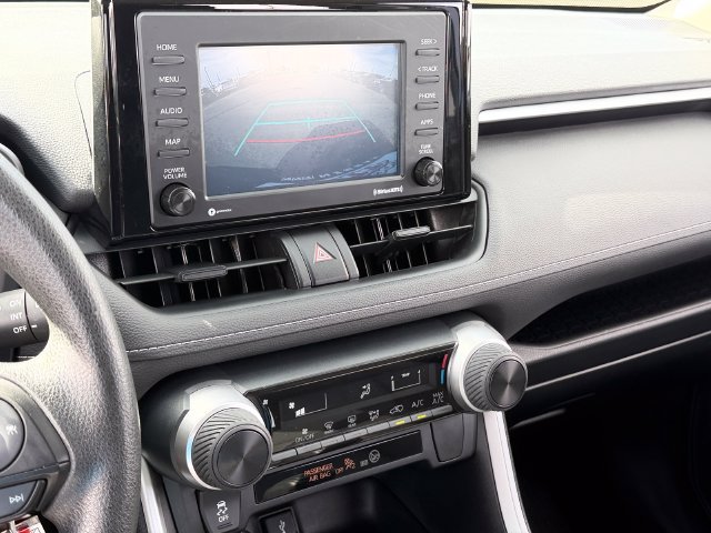Used 2021 Toyota RAV4 LE FWD image 19