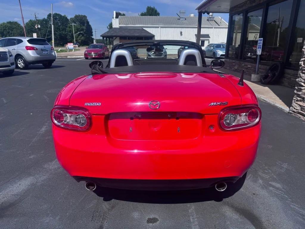 Used 2009 MAZDA MX-5 Miata Sport RWD image 3