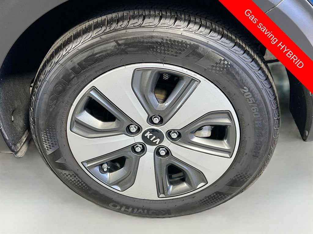 Used 2017 Kia Niro LX image 28