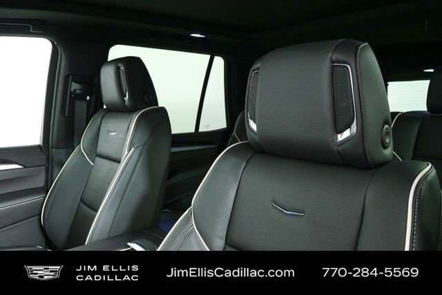 Certified 2026 Cadillac Escalade Luxury AWD/4WD image 8