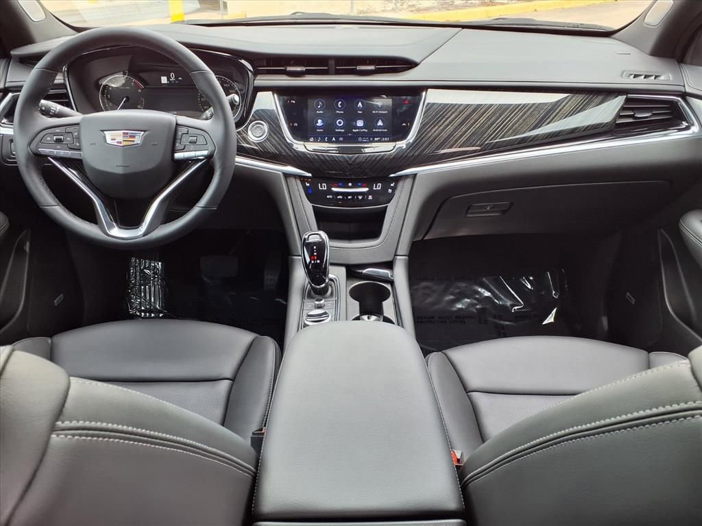 Used 2025 Cadillac XT6 Premium Luxury FWD image 15