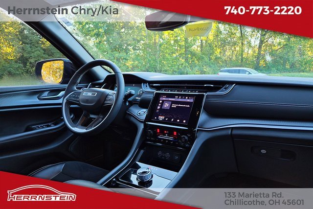 Used 2023 Jeep Grand Cherokee Altitude image 27