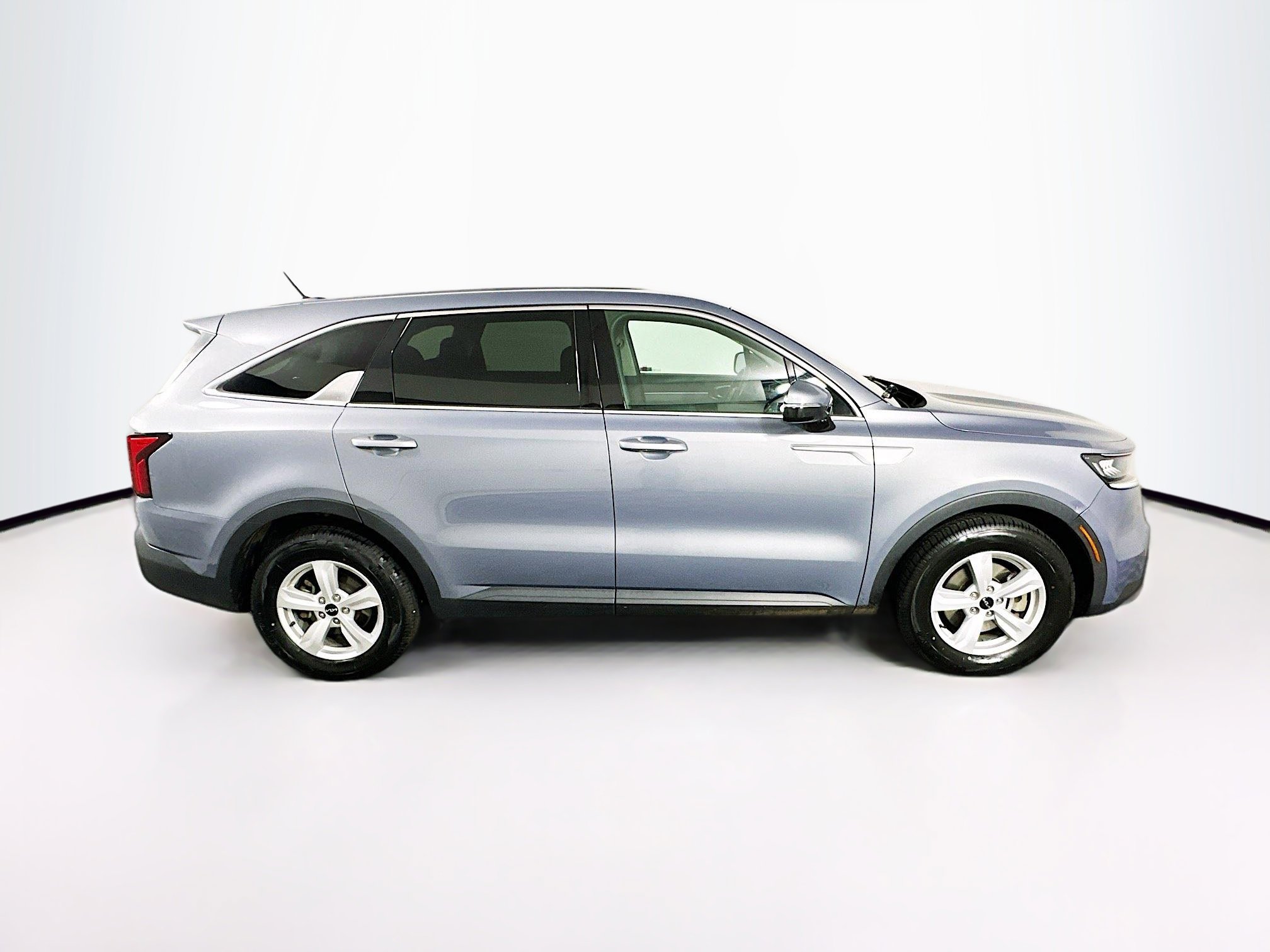 Used 2023 Kia Sorento LX image 10