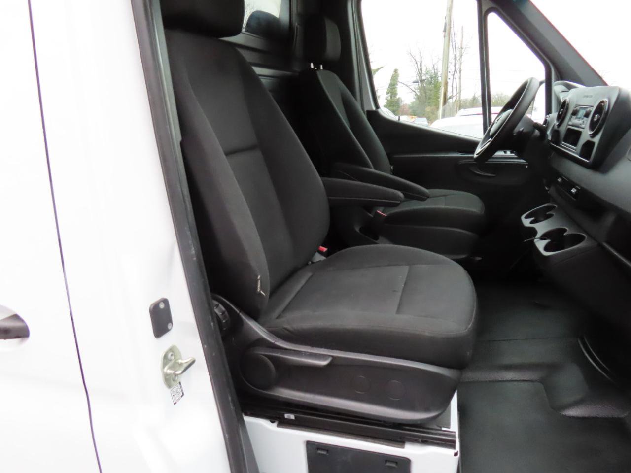 Used 2020 Mercedes-Benz Sprinter 1500 image 10