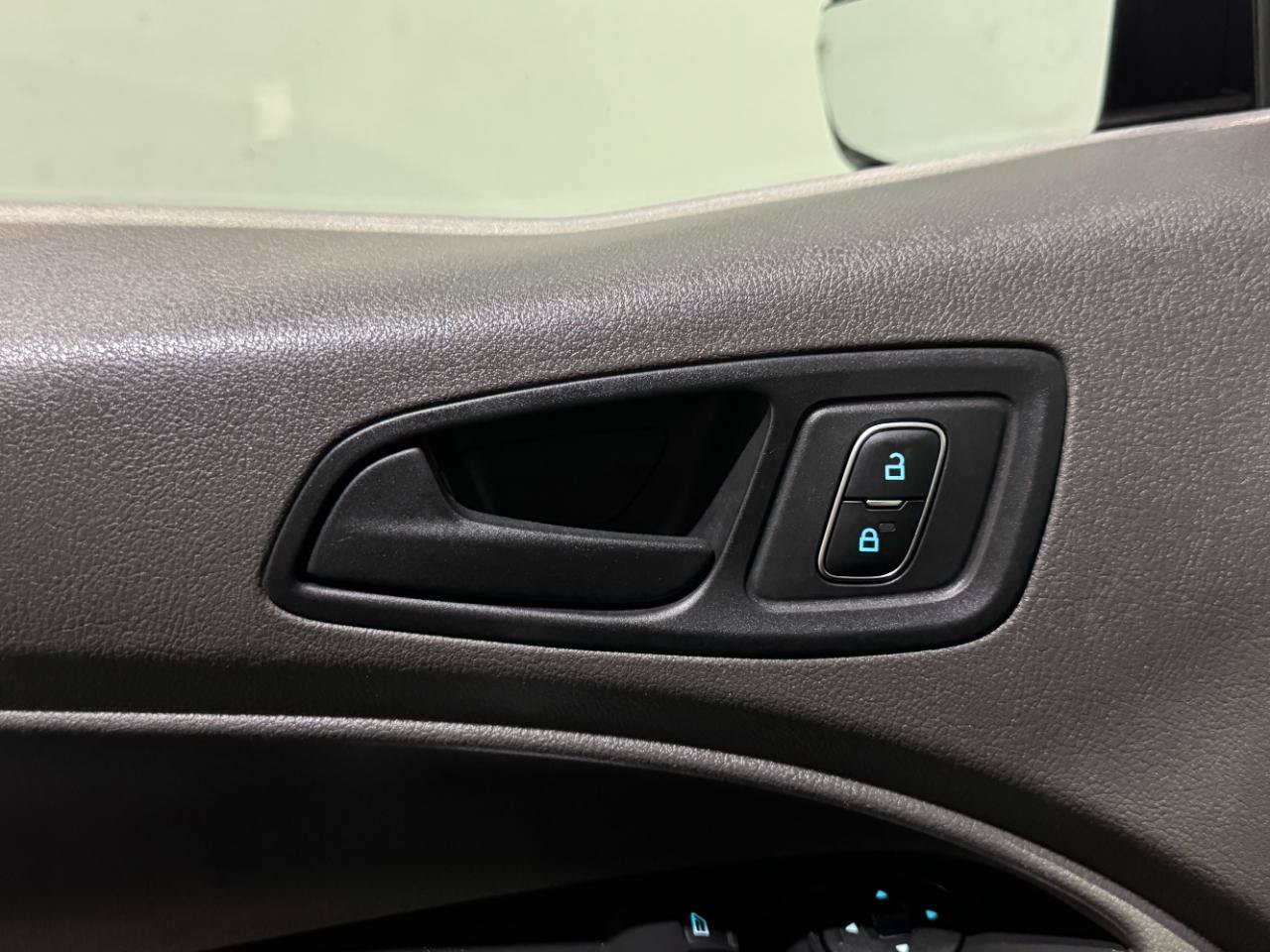 Used 2022 Ford Transit Connect XL FWD image 22