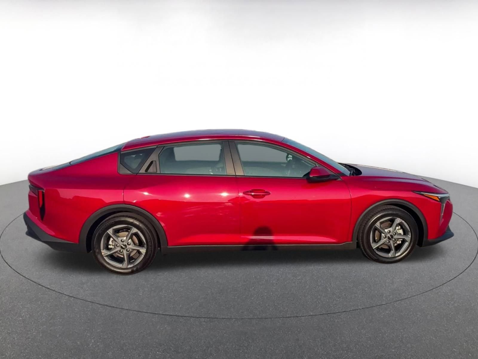 Used 2025 Kia K4 LXS image 16