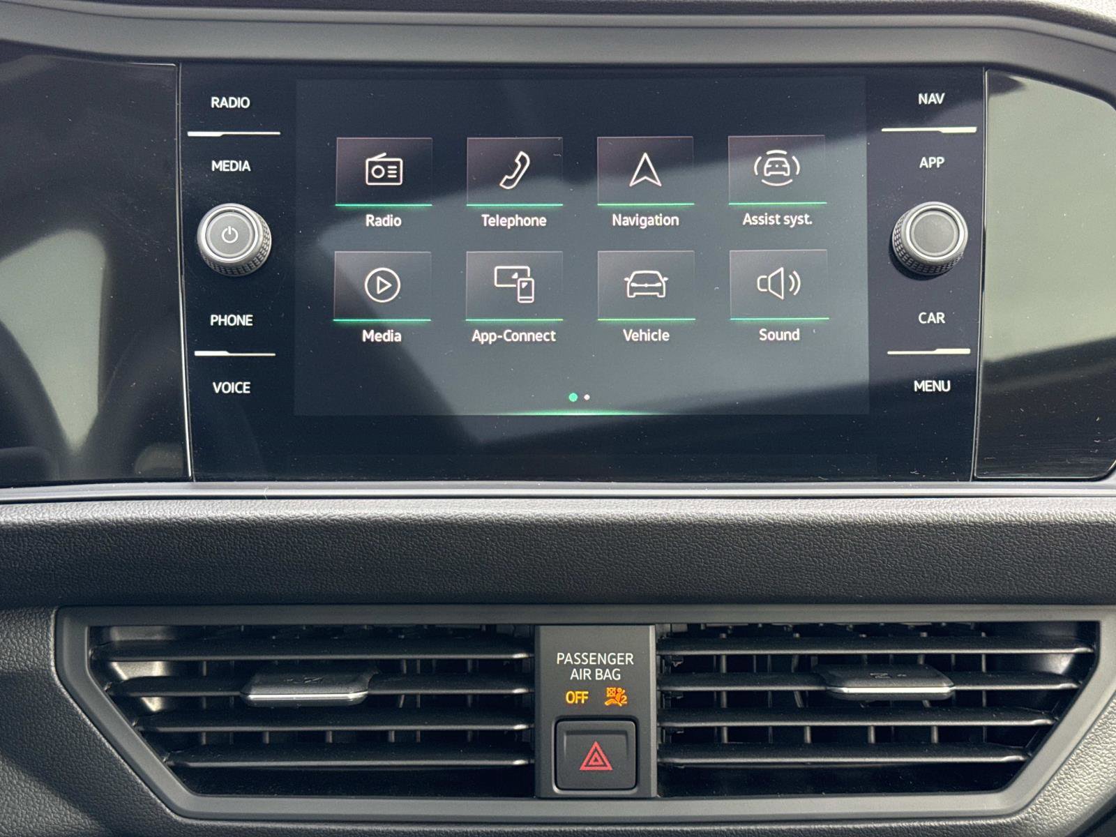 Used 2022 Volkswagen Jetta SEL image 4