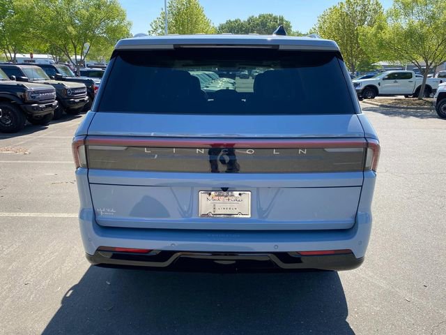 New 2026 Lincoln Navigator Reserve w/ Jet Appearance Package AWD/4WD image 29