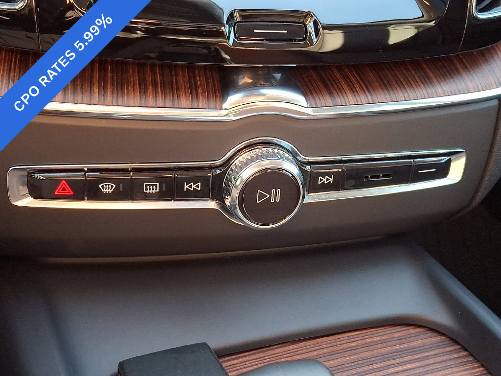 Certified 2024 Volvo XC60 B5 Plus w/ Protection Package Premier AWD/4WD image 17