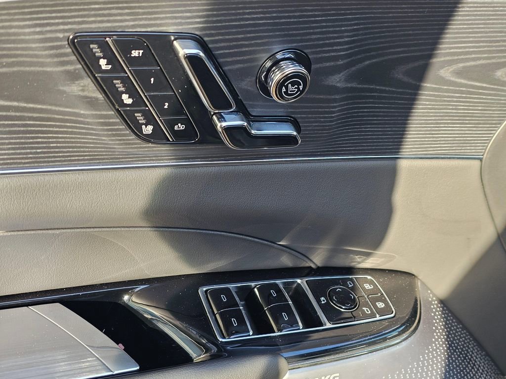 Used 2025 Cadillac Lyriq Sport image 23