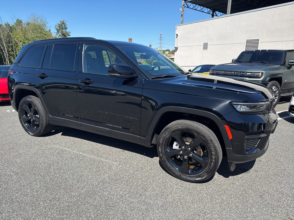 Used 2023 Jeep Grand Cherokee Altitude