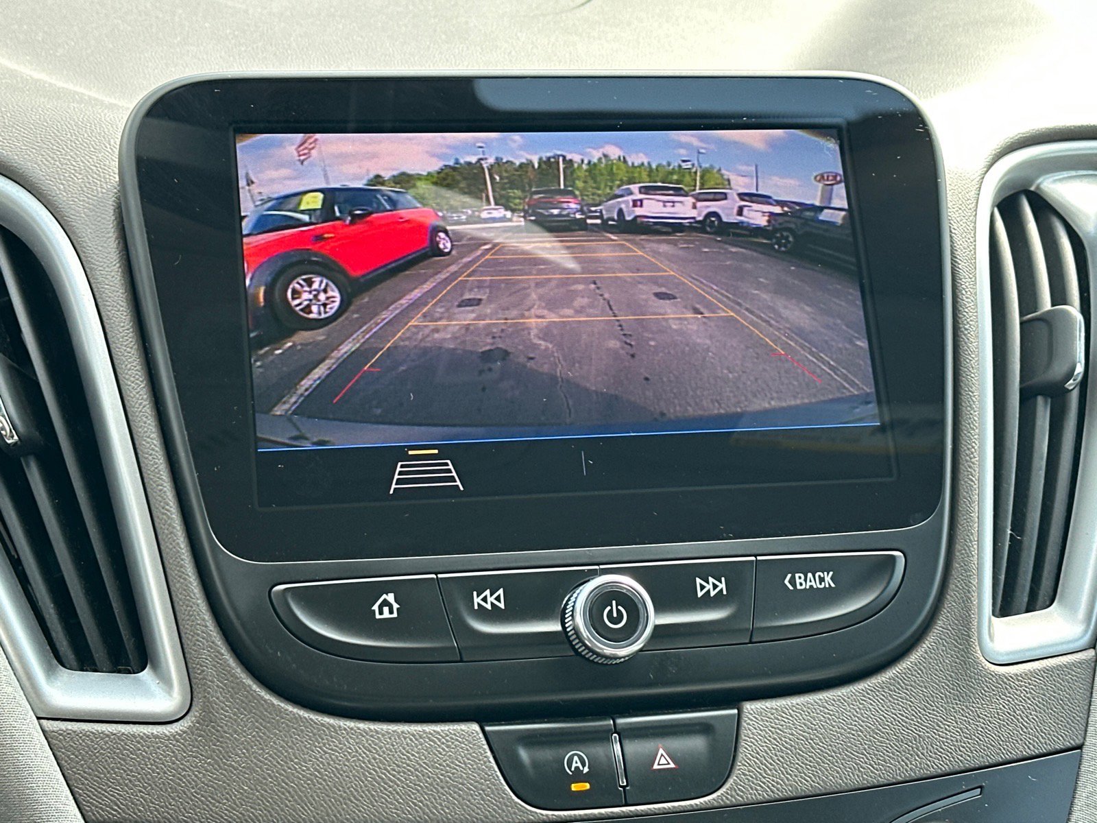 Used 2020 Chevrolet Malibu LS FWD image 13