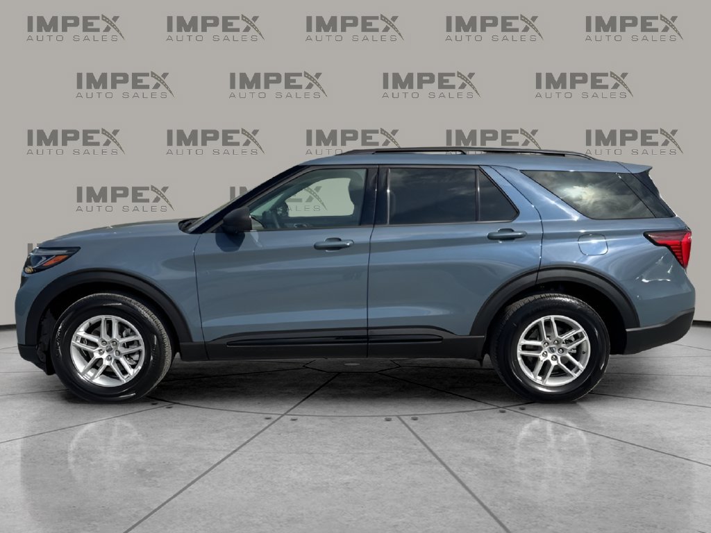 Used 2026 Ford Explorer Active RWD image 2