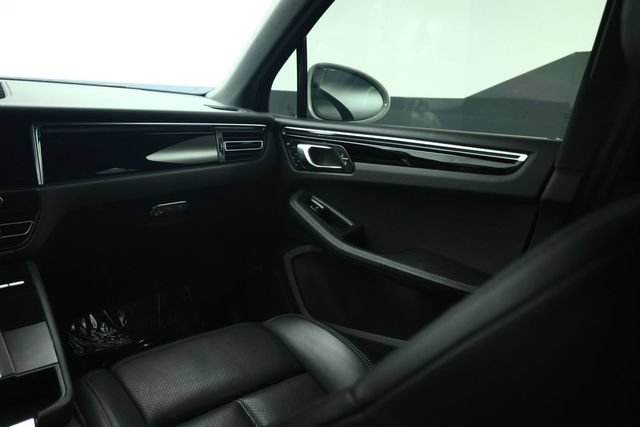 Used 2024 Porsche Macan AWD/4WD image 44