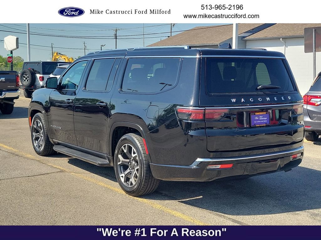 Used 2024 Jeep Wagoneer L Series III w/ Flexible Seating Group AWD/4WD image 3