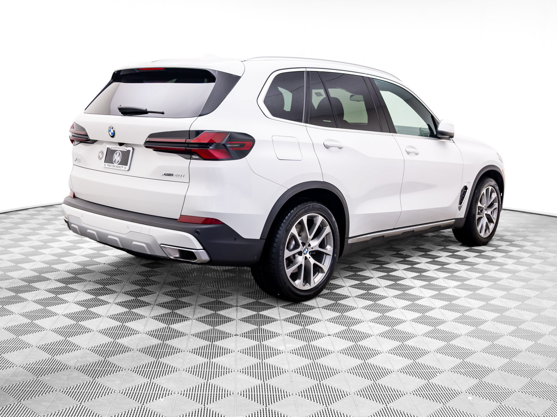 Used 2024 BMW X5 xDrive40i w/ Premium Package AWD/4WD image 5