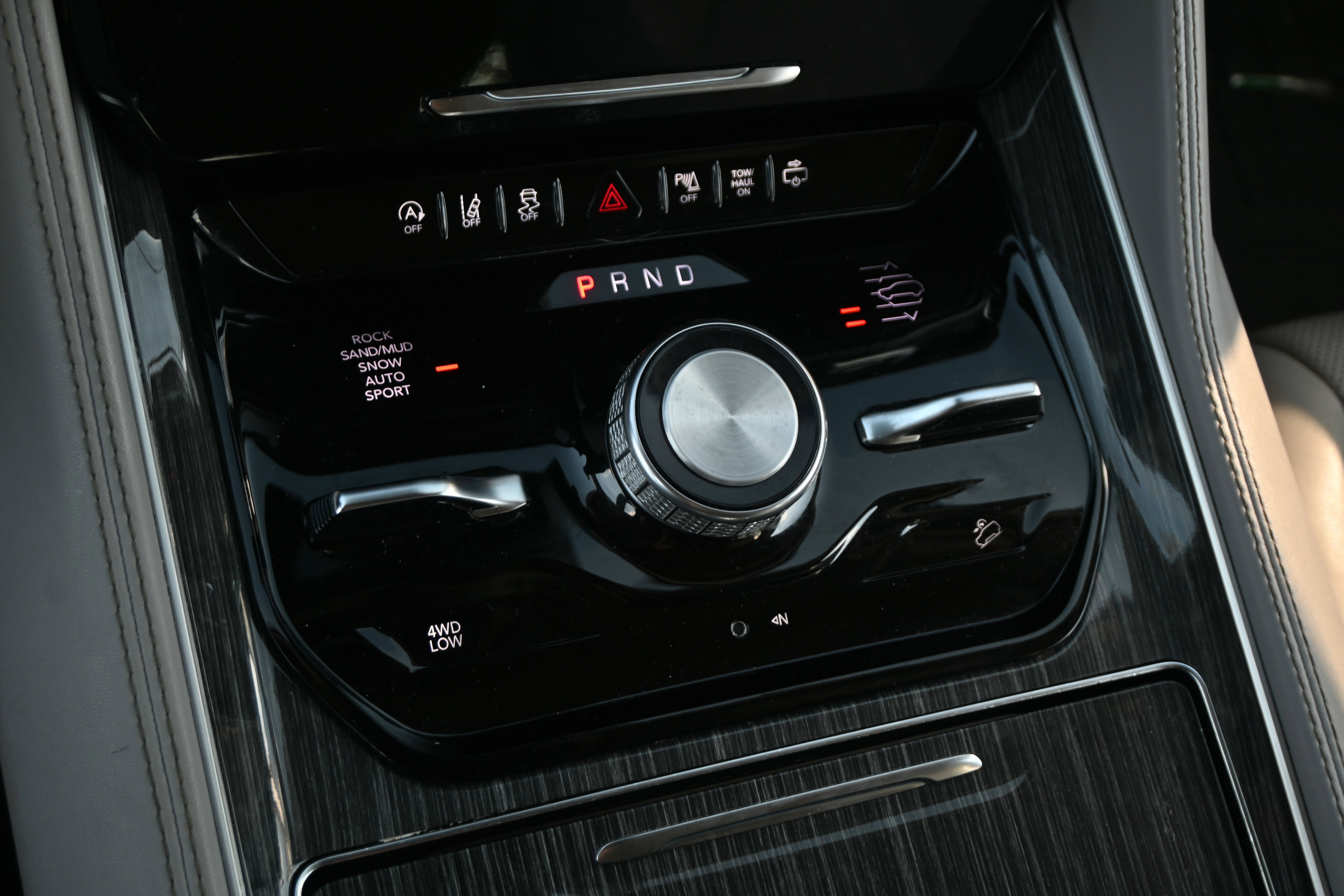 Used 2022 Jeep Wagoneer Series III w/ Premium Group I image 10