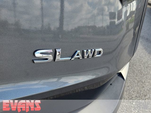 Used 2023 Nissan Rogue SL w/ SL Premium Package image 3