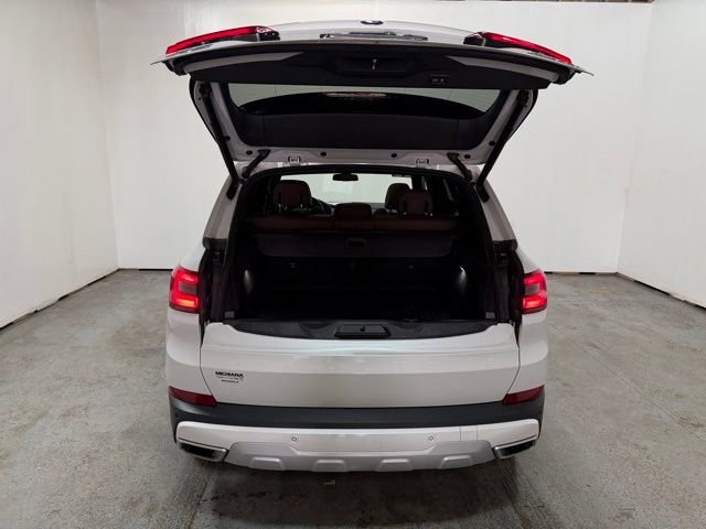 Used 2022 BMW X5 xDrive40i w/ Premium Package AWD/4WD image 9