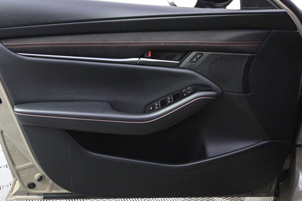 Certified 2025 MAZDA MAZDA3 Carbon image 22