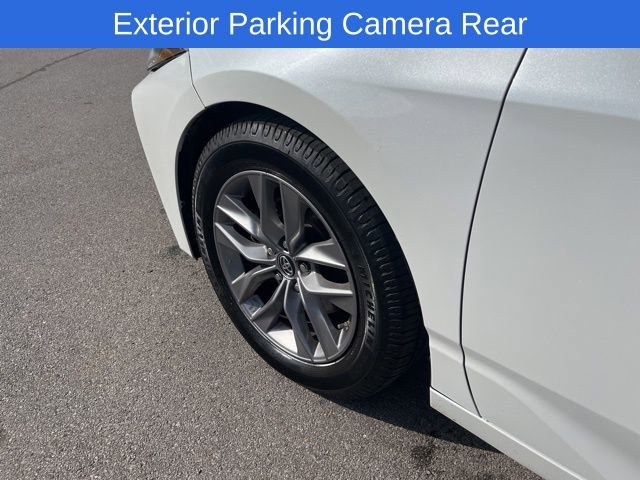 Used 2019 Toyota Avalon Limited image 10