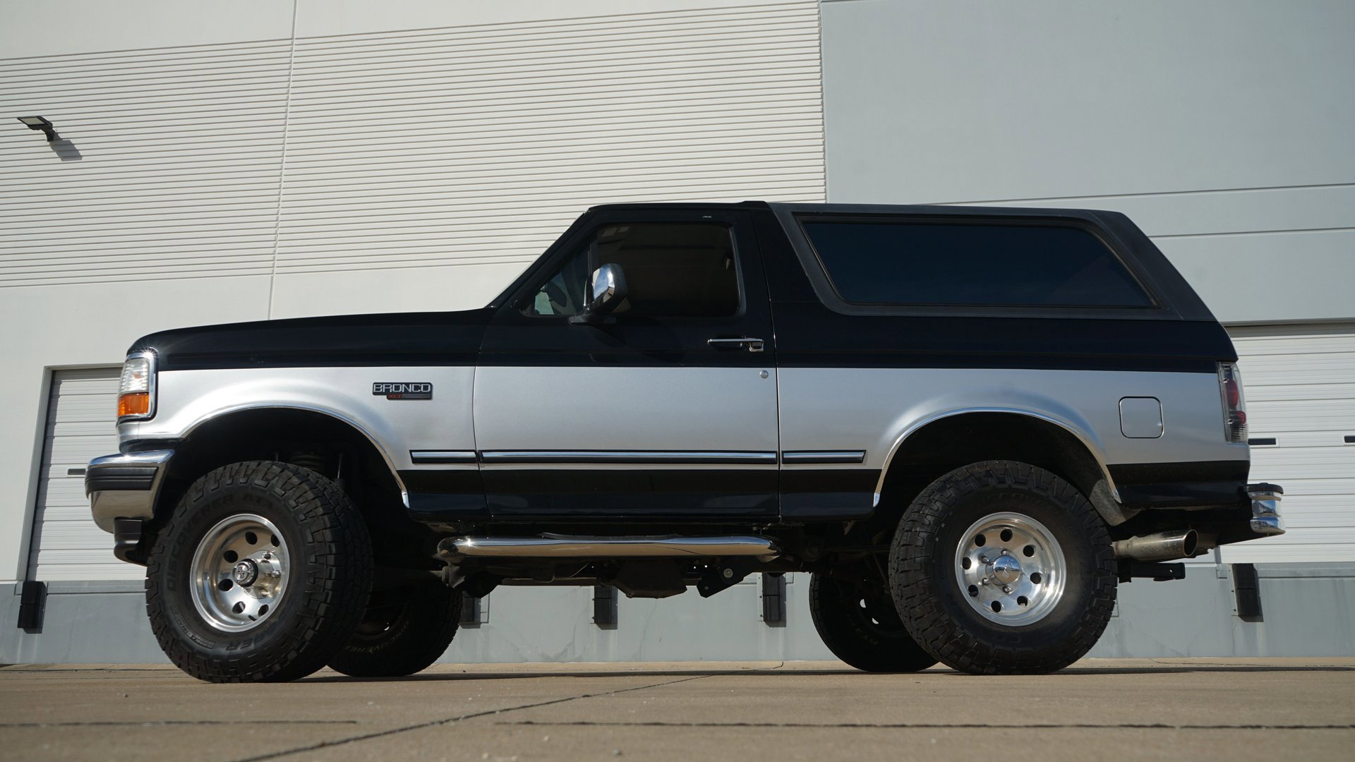 Used 1995 Ford Bronco XLT image 7