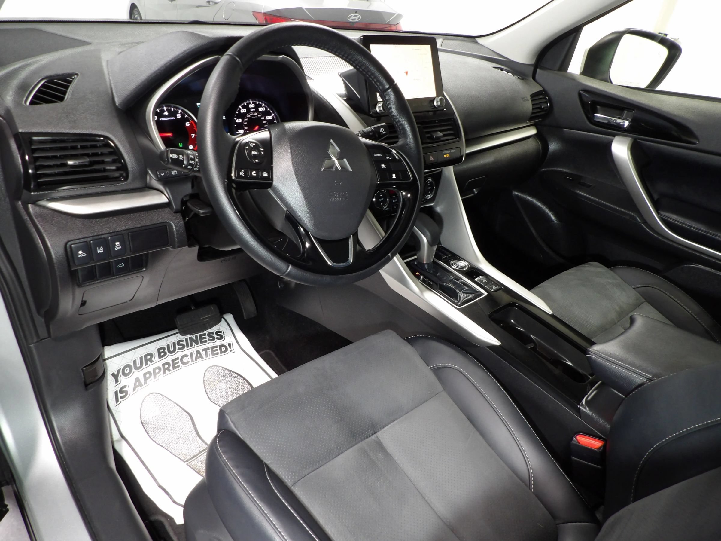 Used 2025 Mitsubishi Eclipse Cross SE AWD/4WD image 11