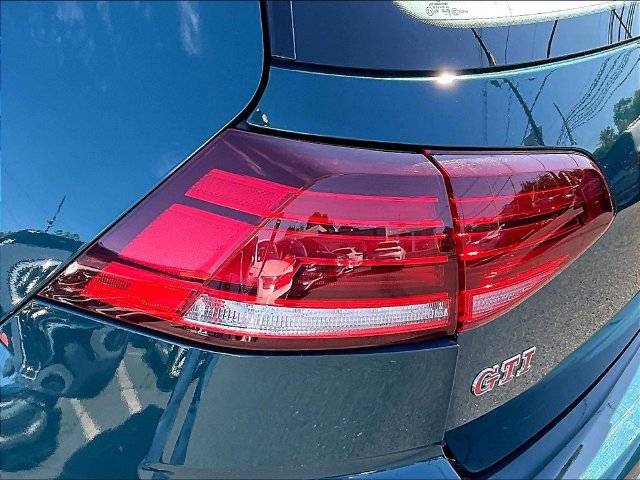Used 2019 Volkswagen GTI SE w/ SE Experience Package FWD image 31