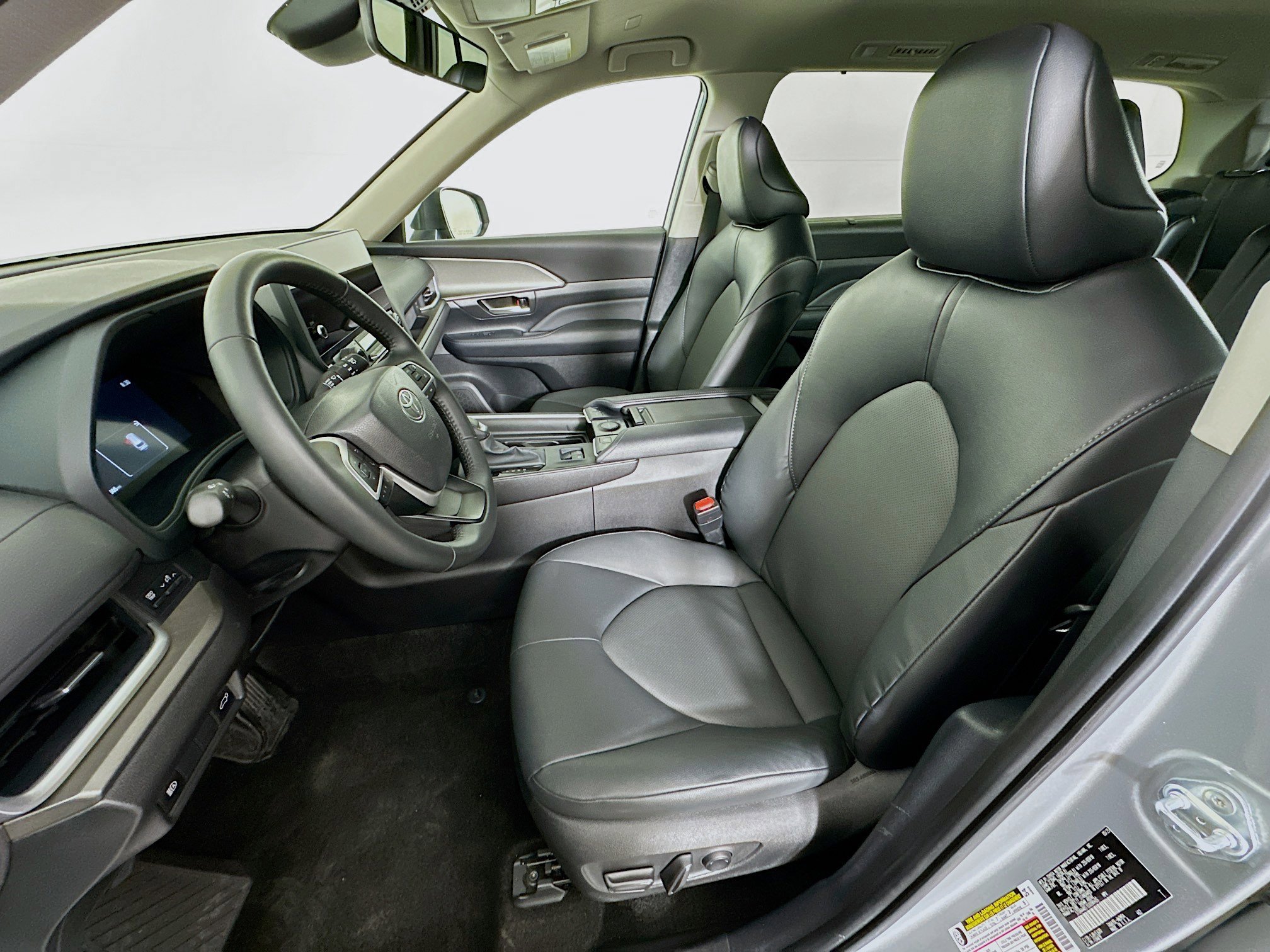 Used 2025 Toyota Grand Highlander AWD image 13