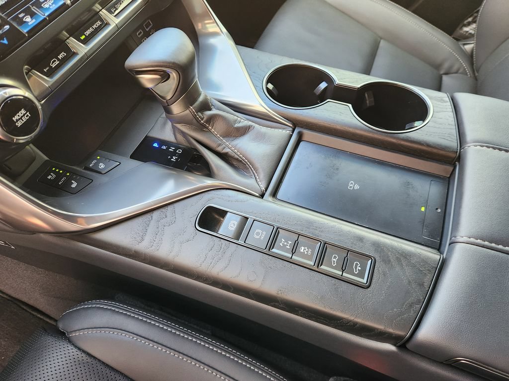 Used 2023 Lexus LX 600 4WD w/ Luxury Package image 21