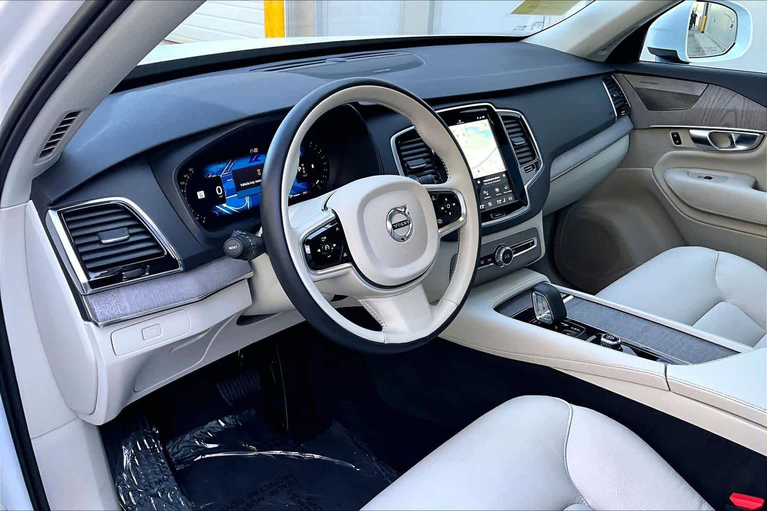 Certified 2023 Volvo XC90 B6 Plus w/ Protection Package Premier AWD/4WD image 17