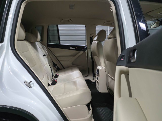 Used 2017 Volkswagen Tiguan S image 16