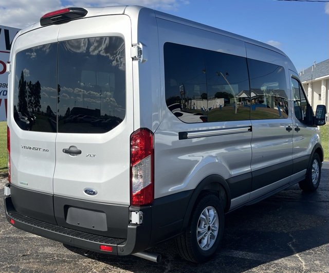 New 2025 Ford Expedition Platinum image 8
