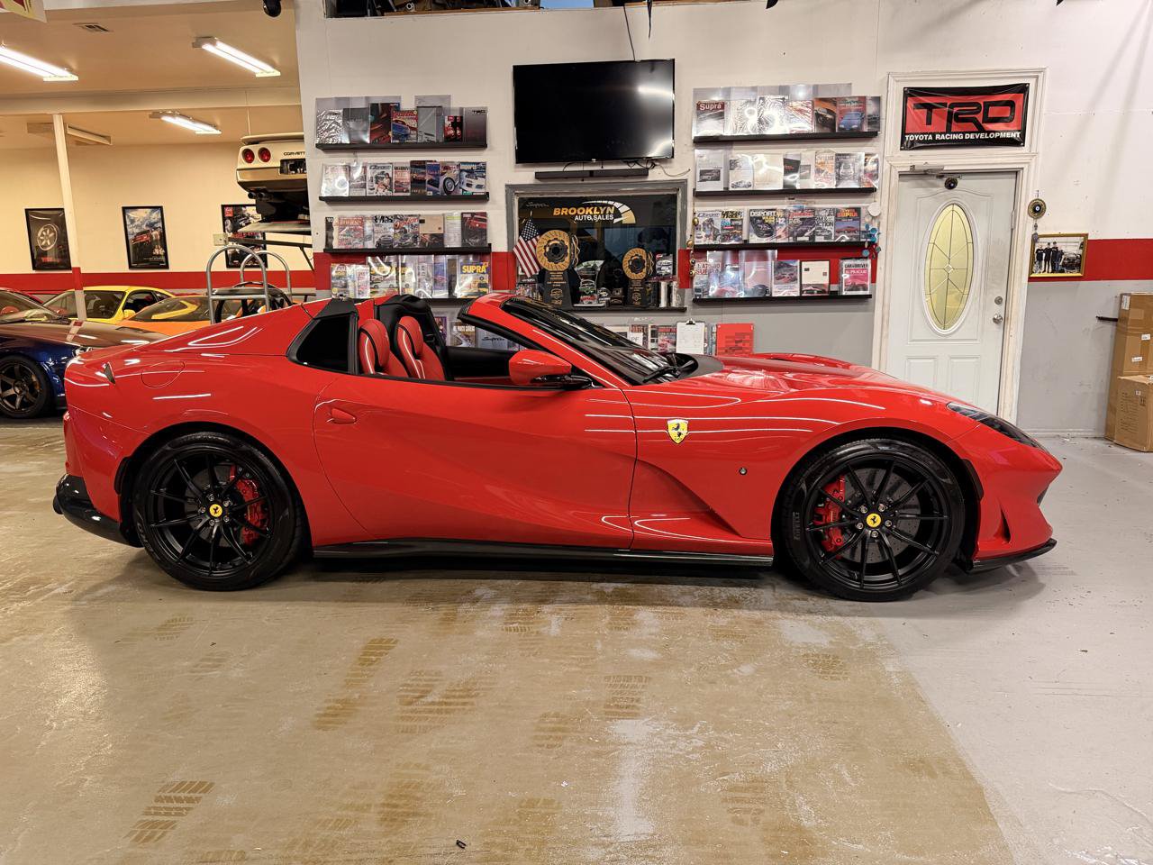 Used 2023 Ferrari 812 GTS RWD image 4
