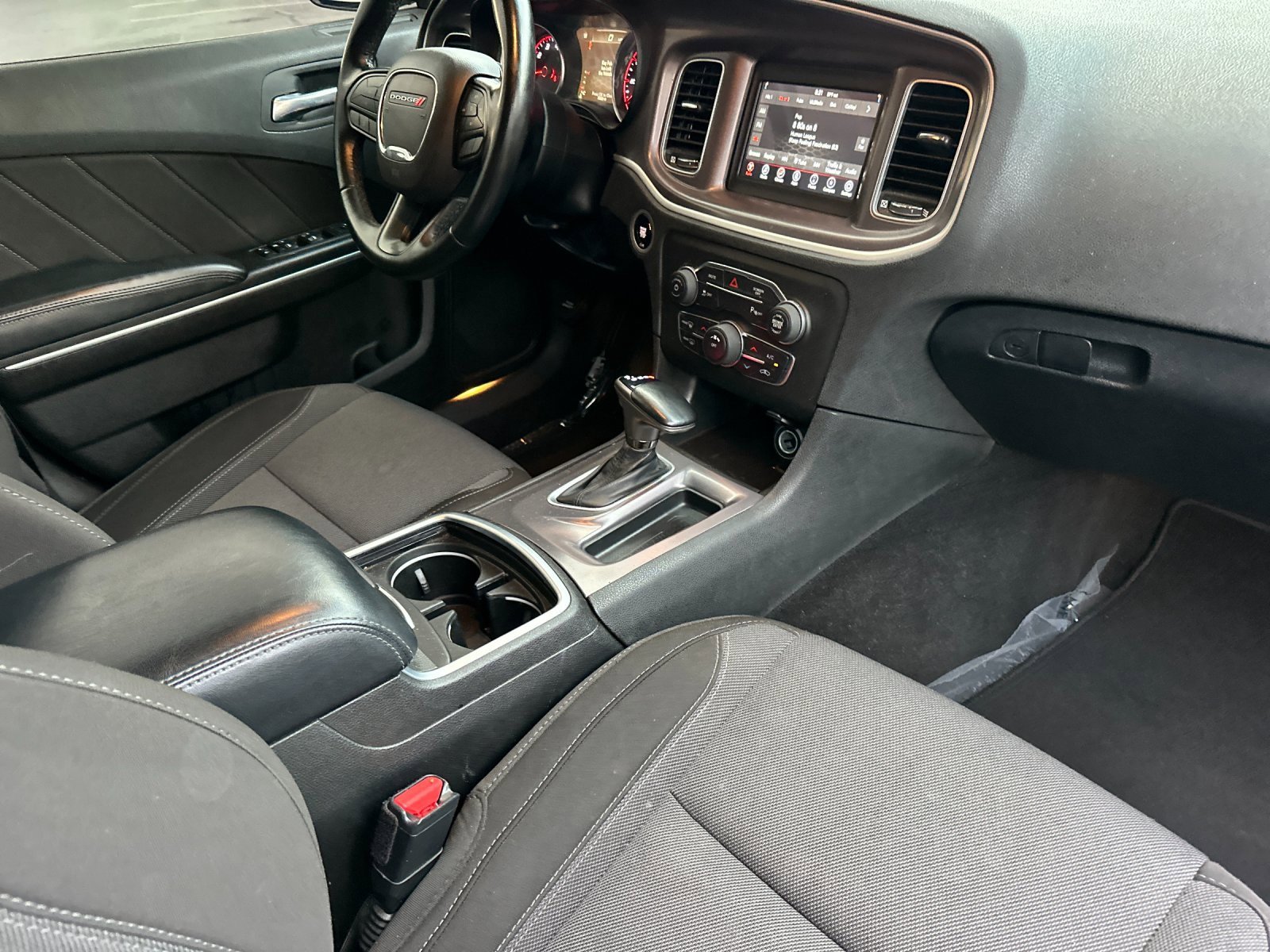 Used 2022 Dodge Charger SXT image 15