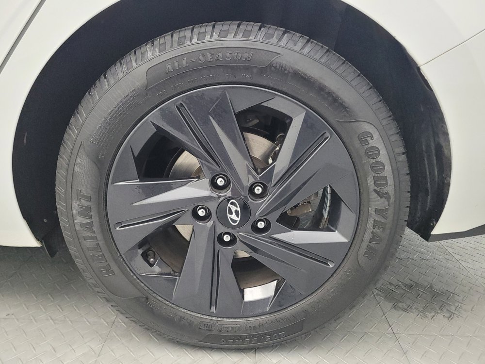 Used 2021 Hyundai Elantra SEL FWD image 31
