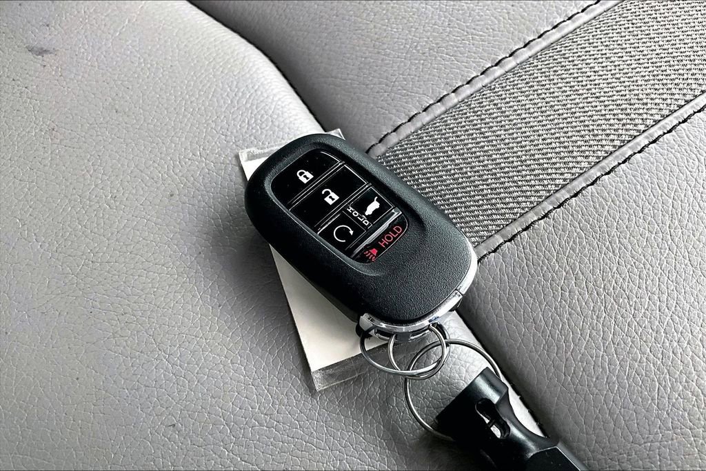 Used 2024 Honda Pilot EX-L image 11