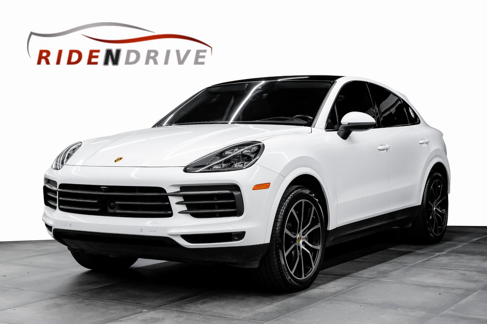 Used 2023 Porsche Cayenne Coupe image 1