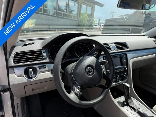 Used 2017 Volkswagen Passat 1.8T S FWD image 9