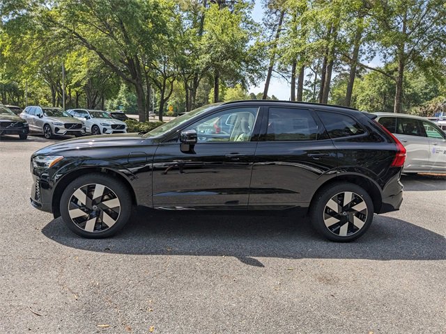 New 2025 Volvo XC60 T8 Plus w/ Climate Package image 7