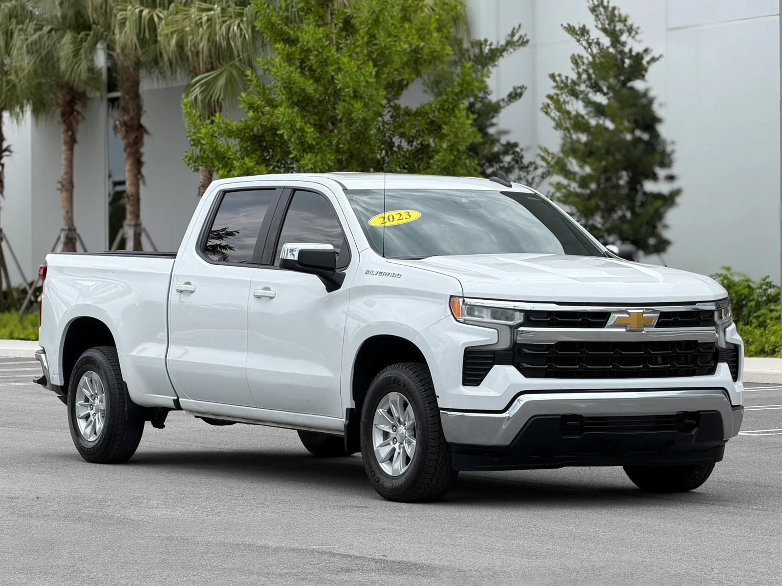 Used 2023 Chevrolet Silverado 1500 LT w/ Protection Package AWD/4WD image 1