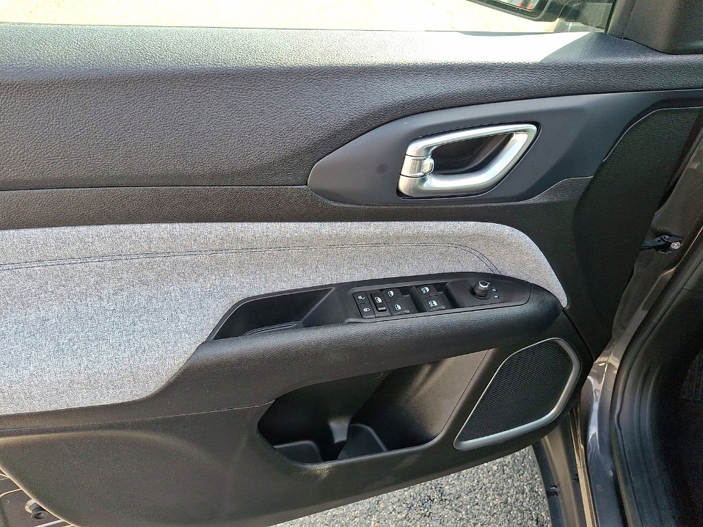 Certified 2022 Jeep Compass Latitude image 10