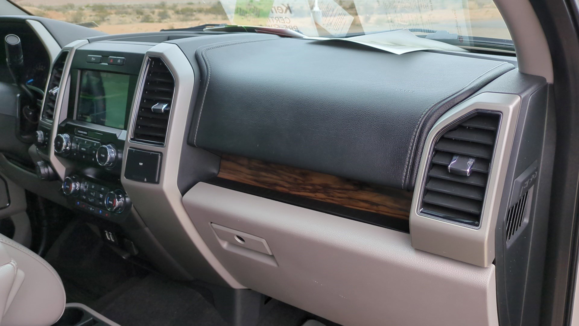 Used 2019 Ford F150 Lariat w/ Max Trailer Tow Package image 33