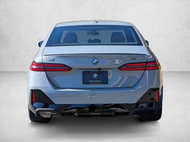 Used 2026 BMW i5 eDrive40 AWD/4WD image 7
