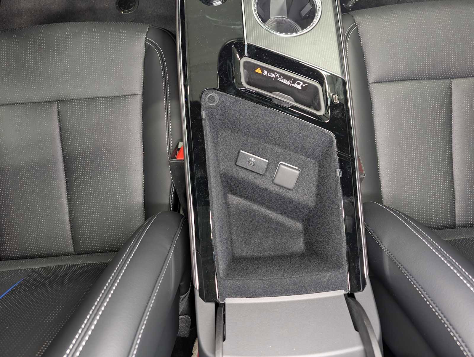 New 2026 Cadillac Lyriq V image 18