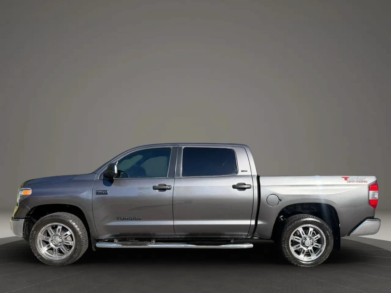 Used 2020 Toyota Tundra SR5 w/ SR5 Upgrade Package AWD/4WD image 9