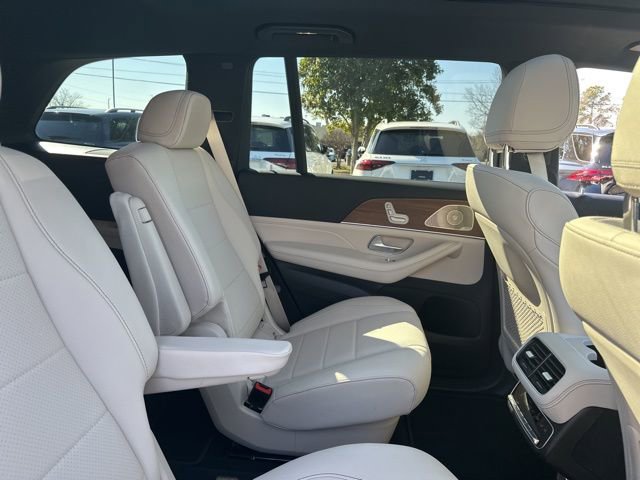 Used 2025 Mercedes-Benz GLS 450 4MATIC image 32
