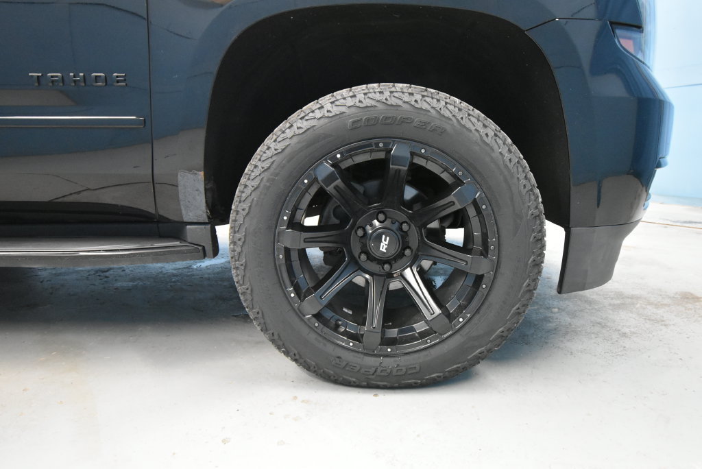 Used 2018 Chevrolet Tahoe Premier w/ RST 6.2L Performance Edition AWD/4WD image 39