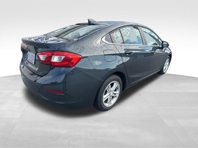 Used 2018 Chevrolet Cruze LT w/ Convenience Package FWD image 7